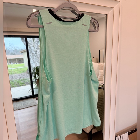 Nike Dri-Fit Running Tank Top - Picture 2 of 3